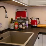 Skybar - Bay View, Private Balcony, Free Garage Apartament