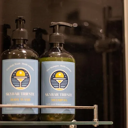 Skybar - Bay View, Private Balcony, Free Garage Triëst