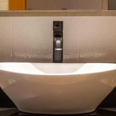 Skybar - Bay View, Private Balcony, Free Garage Appartement