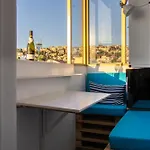 Skybar - Bay View, Private Balcony, Free Garage Appartamento *