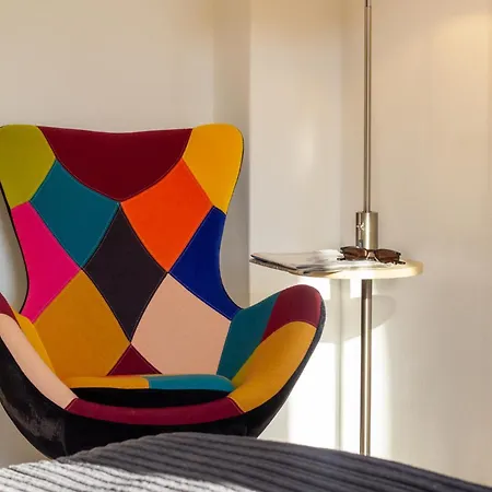 Skybar - Bay View, Private Balcony, Free Garage *