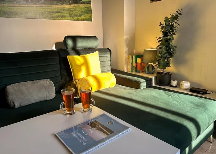 Skybar - Bay View, Private Balcony, Free Garage